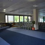 Villenouvelle Anciennement Kyriad Direct Hotel 2*