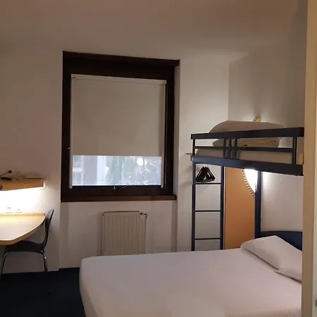 Hotel Villenouvelle 2*
