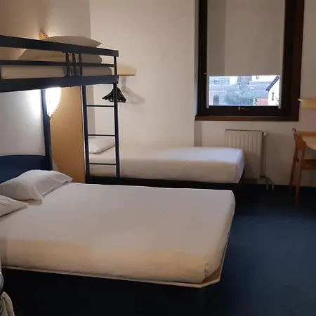 Villenouvelle Hotel