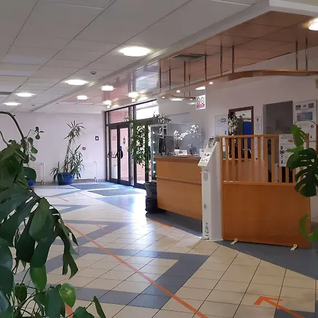 Kyriad Direct Centre 2* Монтобан