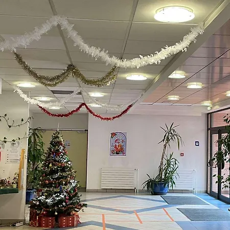 Отель Kyriad Direct Centre Монтобан