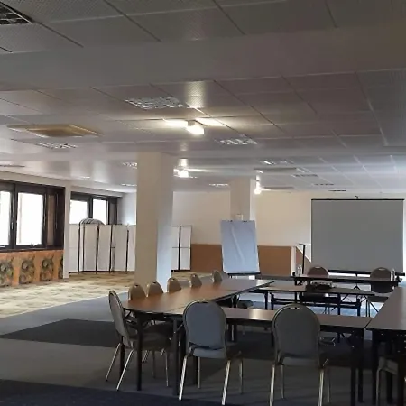 Kyriad Direct Centre Монтобан