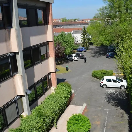 Villenouvelle Hotel