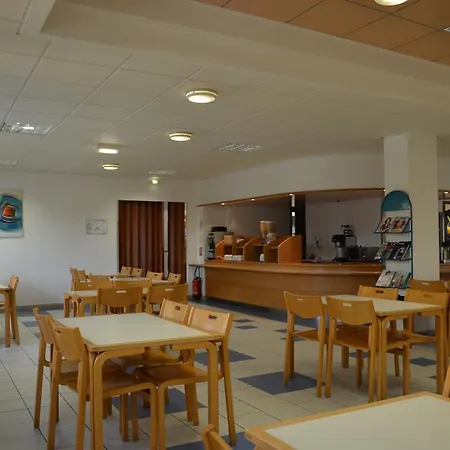 Отель Kyriad Direct Centre 2*