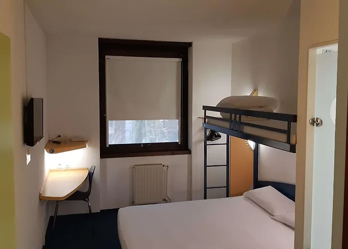 Villenouvelle Anciennement Kyriad Direct Montauban