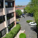 Villenouvelle Anciennement Kyriad Direct Hotel