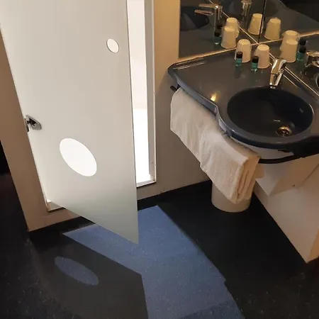 Kyriad Direct Centre Hotel