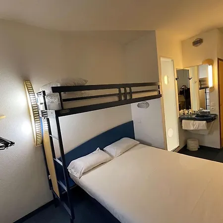 Hotel Kyriad Direct Centre