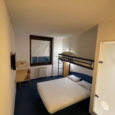 Kyriad Direct Centre מלון 2*