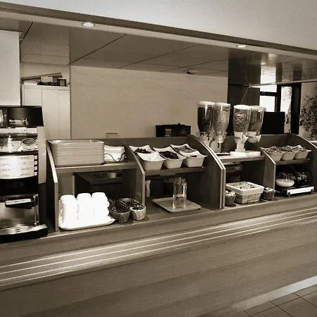Hotel Kyriad Direct Centre Montauban