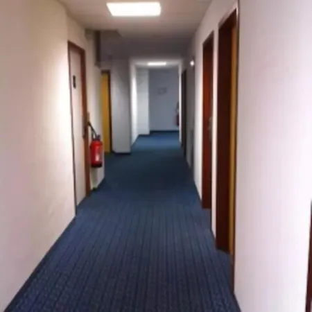 Kyriad Direct Centre Hotel Montauban