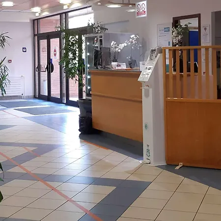 Villenouvelle Anciennement Kyriad Direct 2* Монтобан