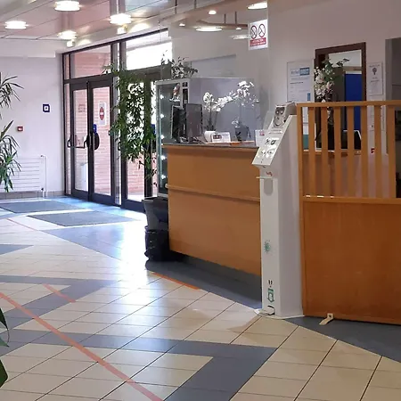 Kyriad Direct Centre Hotel Montauban