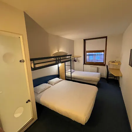 Kyriad Direct Centre מונטובן