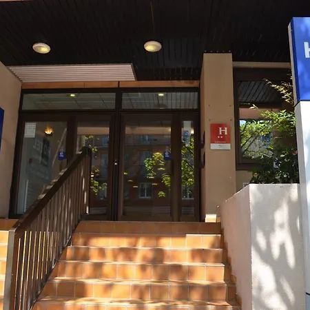 Kyriad Direct Centre Hotel 2*