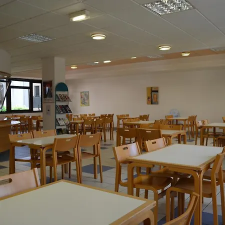 Kyriad Direct Centre מלון 2*