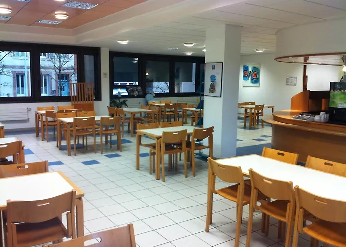 Отель Villenouvelle Anciennement Kyriad Direct 2*