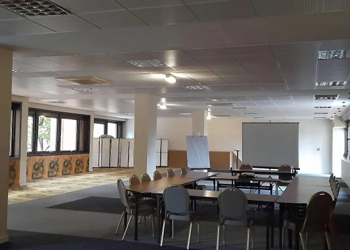 Villenouvelle Anciennement Kyriad Direct Монтобан