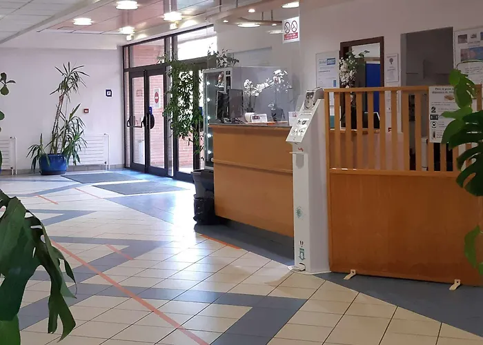 Villenouvelle Anciennement Kyriad Direct Отель Монтобан