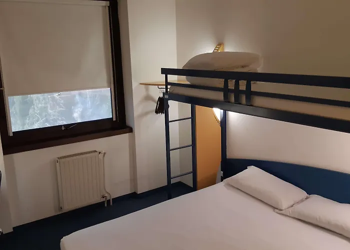 Villenouvelle Anciennement Kyriad Direct Отель