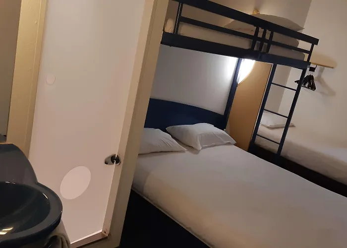 Villenouvelle Anciennement Kyriad Direct Отель Монтобан