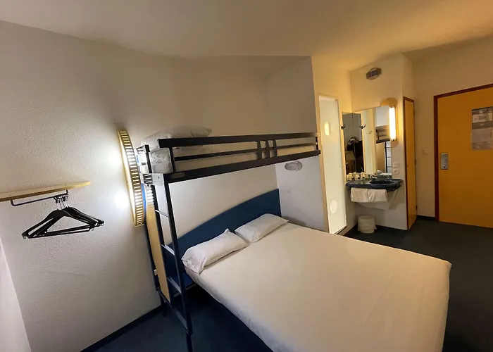 Villenouvelle Anciennement Kyriad Direct 2* Монтобан