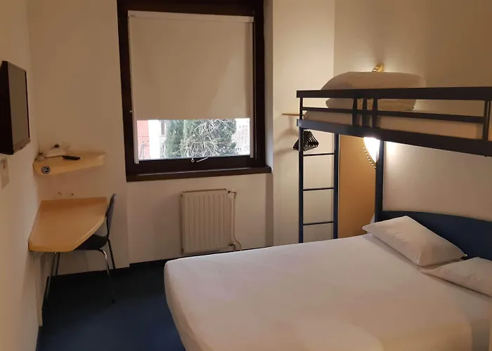 Villenouvelle Anciennement Kyriad Direct Отель